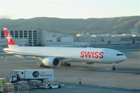 Flight Review: SWISS Boeing 777.